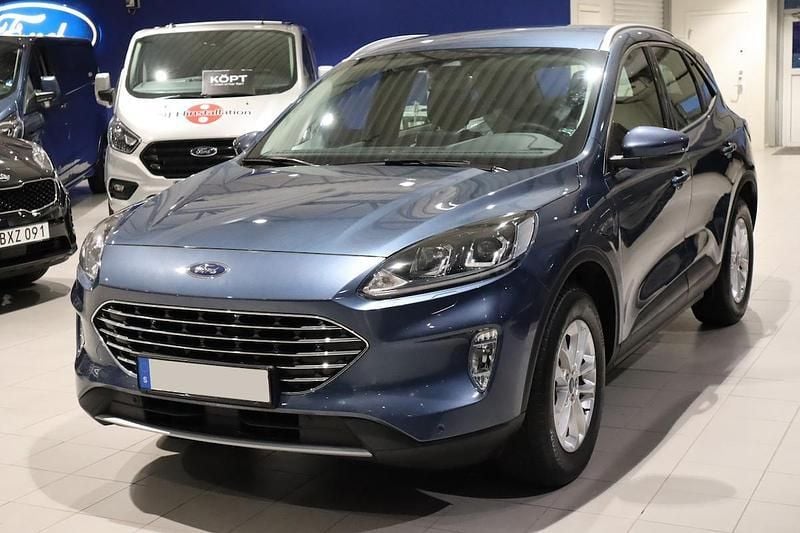 Blå (blue) Begagnad 2022 Ford Kuga Titanium SUV | 259 900 kr (Marknadspris) - Bild 1/4