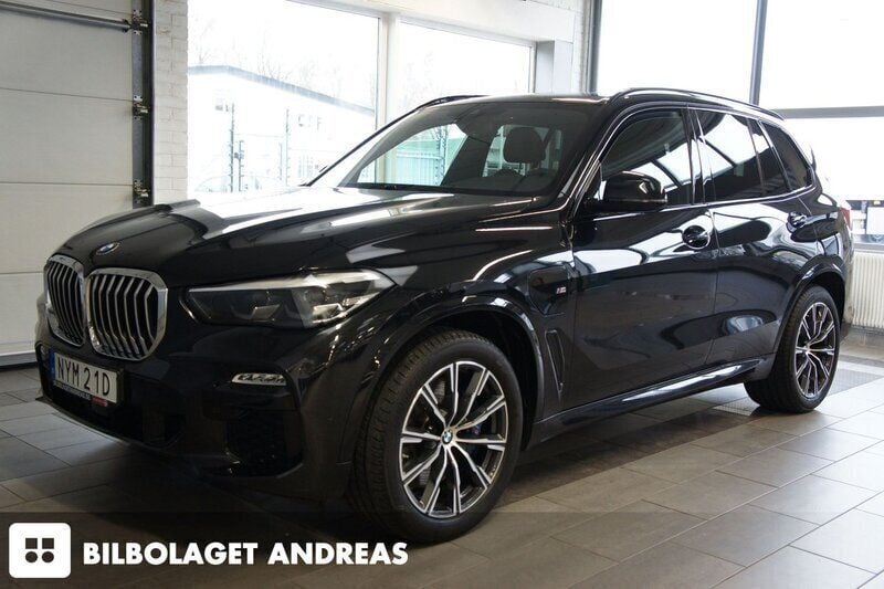 Svart Begagnad 2020 BMW X5 iPerformance SUV | 599 900 kr (Superpris) - Bild 1/4