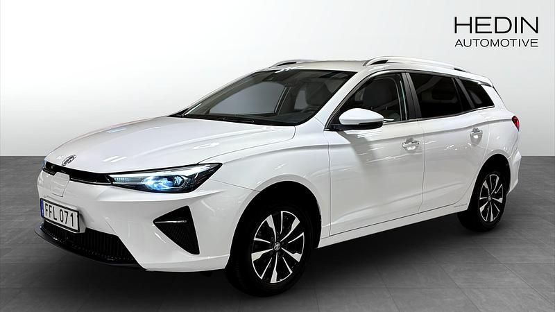 Vit (white) Begagnad 2022 MG MG5 EV Comfort Kombi | 214 900 kr - Bild 1/4