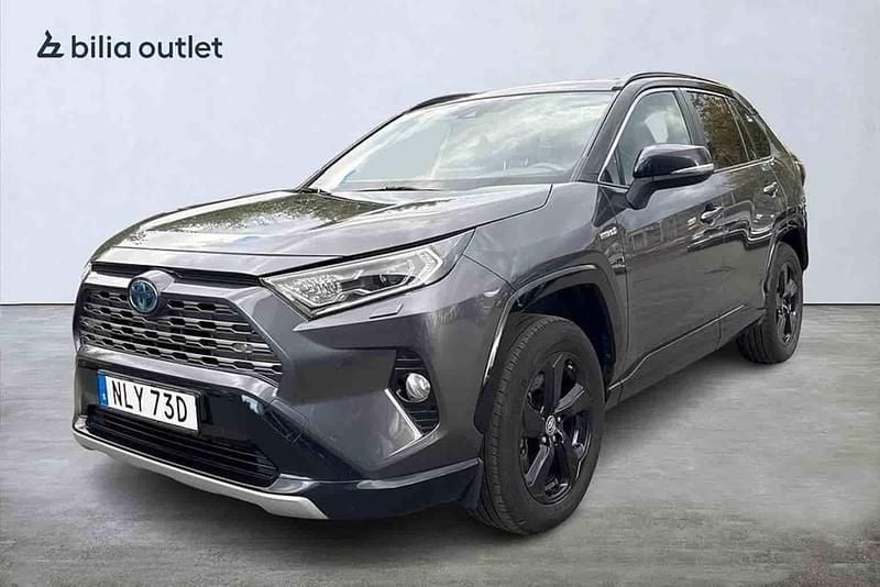 Grå Begagnad 2019 Toyota RAV4 Hybrid SUV | 289 900 kr (Lite dyr) - Bild 1/1