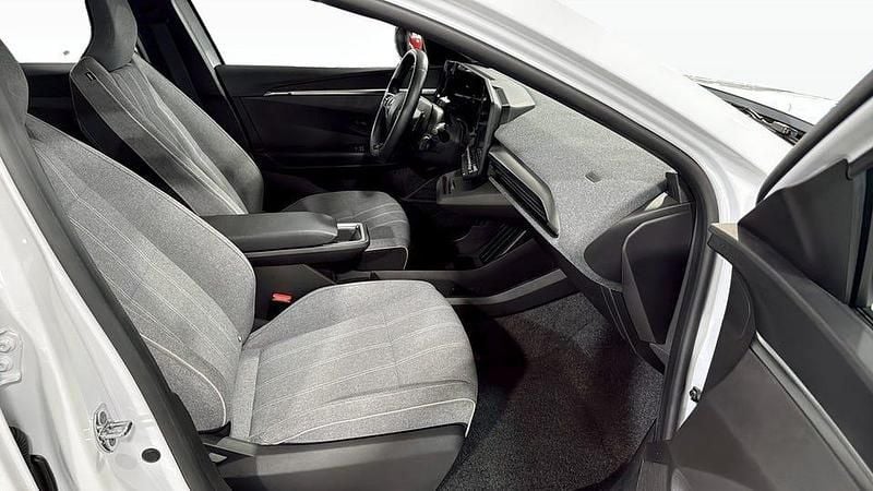 Begagnad Renault Mégane IV Equilibre 96 kW (131 HK) 2023 Vit