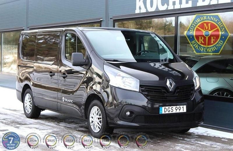 Begagnad Renault Trafic 120 HK (88 kW) 2016 Svart Minibuss