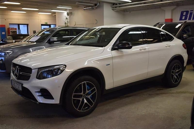 Begagnad Mercedes GLC350 AMG line 326 HK (239 kW) 2017 Vit Sportkupé