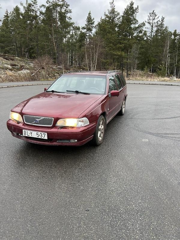 Begagnad 1997 Volvo V70 Kombi | 10 000 kr (Superpris) - Bild 1/3