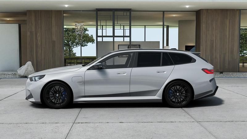 Ny BMW M5 Comfort Edition 2026 Grå Kombi