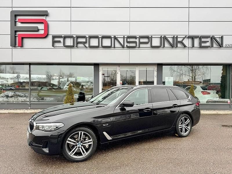 Begagnad BMW 530e Comfort Edition 184 HK (135 kW) 2021 Svart Kombi