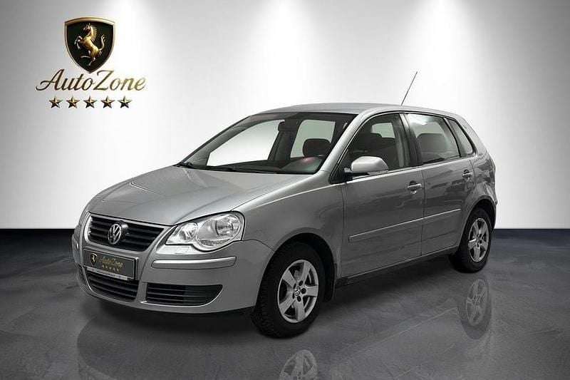 Silver Begagnad 2008 VW Polo Comfortline Halvkombi | 29 900 kr (Marknadspris) - Bild 1/4