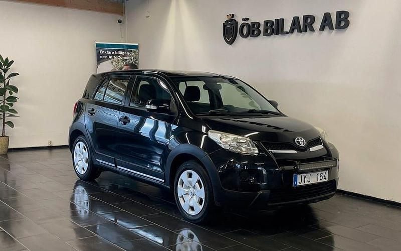 Svart Begagnad 2010 Toyota Urban Cruiser SUV | 54 900 kr (Marknadspris) - Bild 1/4