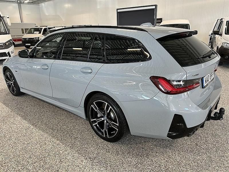 Begagnad BMW 330e M Sport 184 HK (135 kW) 2022 Grå Kombi