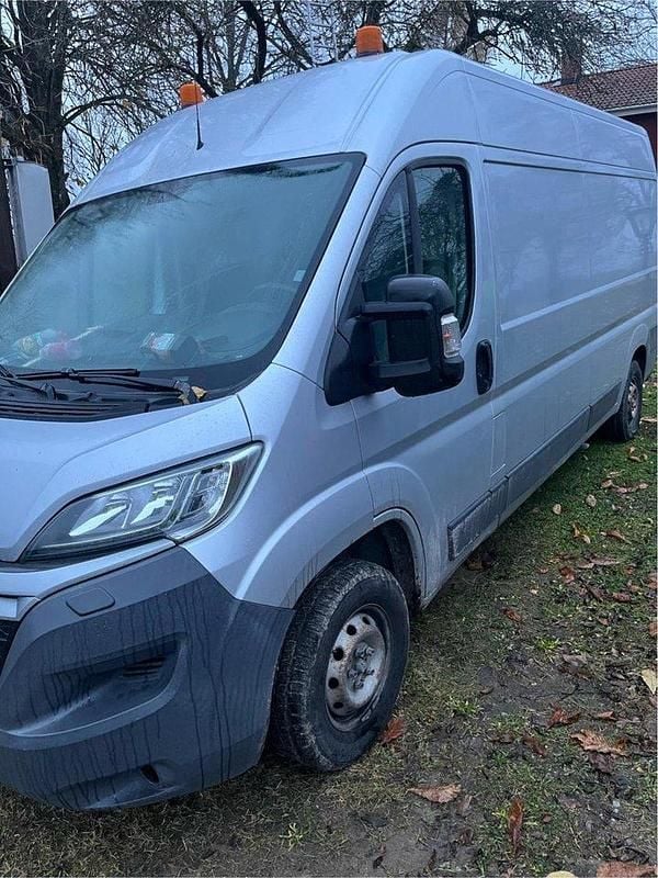Silver Begagnad 2017 Citroën Jumper Minibuss | 79 000 kr (Marknadspris) - Bild 1/4