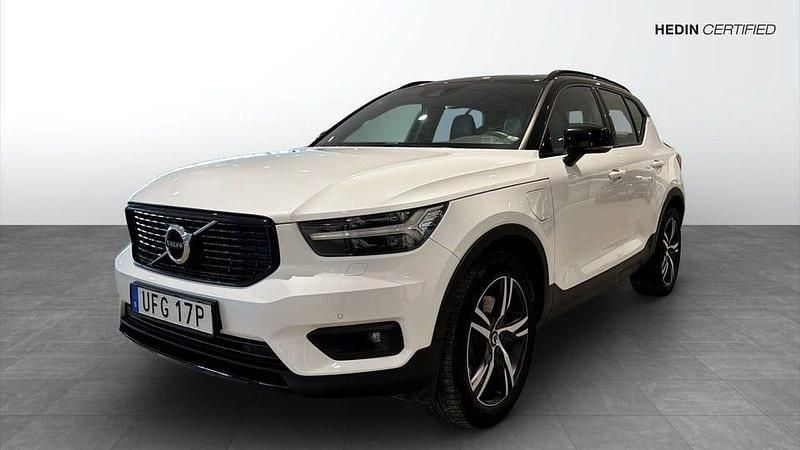 Vit Begagnad 2020 Volvo XC40 R-Design SUV | 349 900 kr (Marknadspris) - Bild 1/4