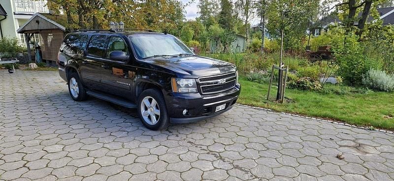 Svart Begagnad 2007 Chevrolet Suburban SUV | 125 000 kr - Bild 1/4