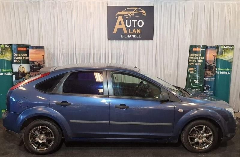 Begagnad Ford Focus 116 HK (85 kW) 2005 Blå