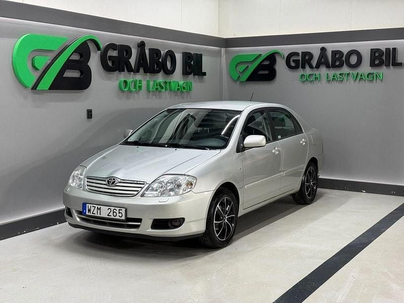Silver Begagnad 2005 Toyota Corolla Sedan | 79 900 kr (Dyr) - Bild 1/4