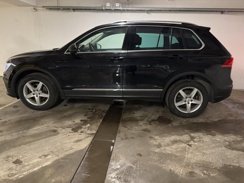 Svart Begagnad 2018 VW Tiguan SUV | 189 000 kr (Bra pris) - Bild 1/4