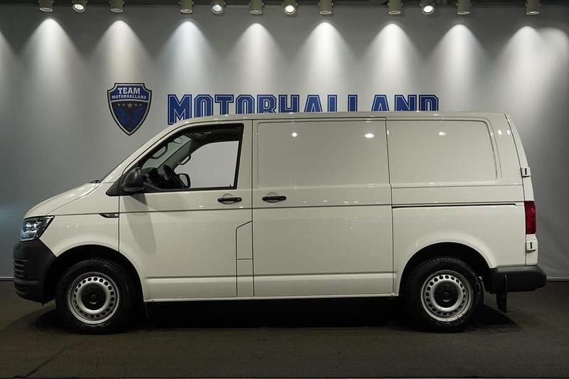 Vit Begagnad 2018 VW T6 Van | 199 900 kr (Marknadspris) - Bild 1/4
