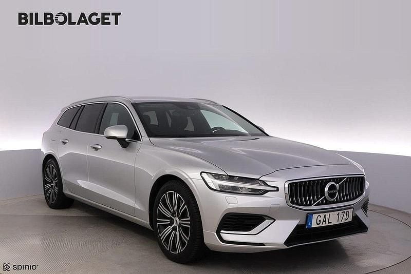 Silver Begagnad 2022 Volvo V60 Kombi | 309 800 kr (Bra pris) - Bild 1/4