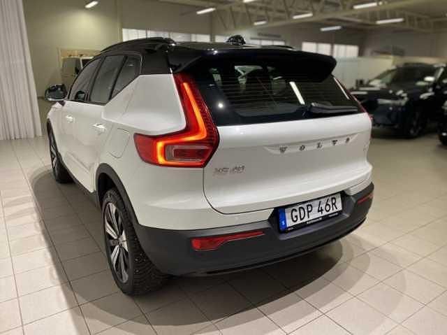 Begagnad Volvo XC40 Single Motor 175 kW (238 HK) 2023 Vit SUV