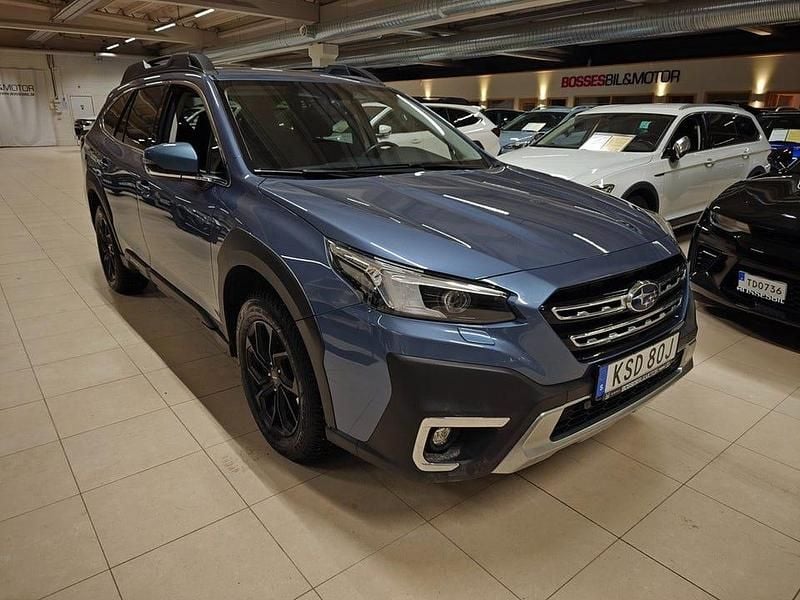 Grå Begagnad 2023 Subaru Outback Kombi | 379 900 kr (Marknadspris) - Bild 1/4