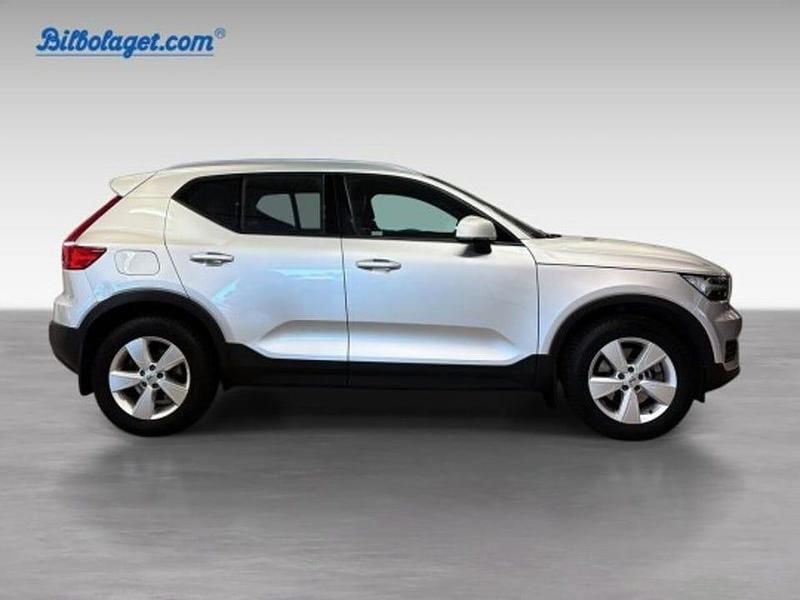 Begagnad Volvo XC40 Momentum 151 HK (111 kW) 2019 Silver SUV