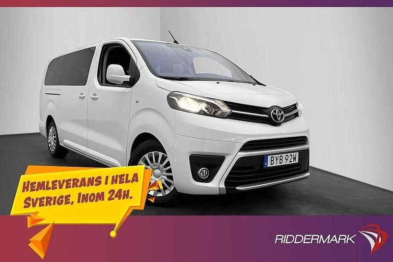 Vit Begagnad 2024 Toyota Proace Verso Kombi | 398 700 kr (Marknadspris) - Bild 1/3
