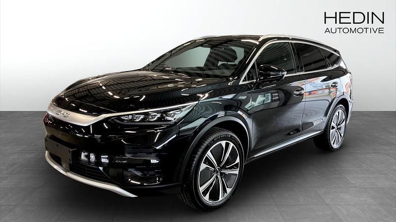 Svart (black) Begagnad 2024 BYD Tang SUV | 639 900 kr (Bra pris) - Bild 1/4
