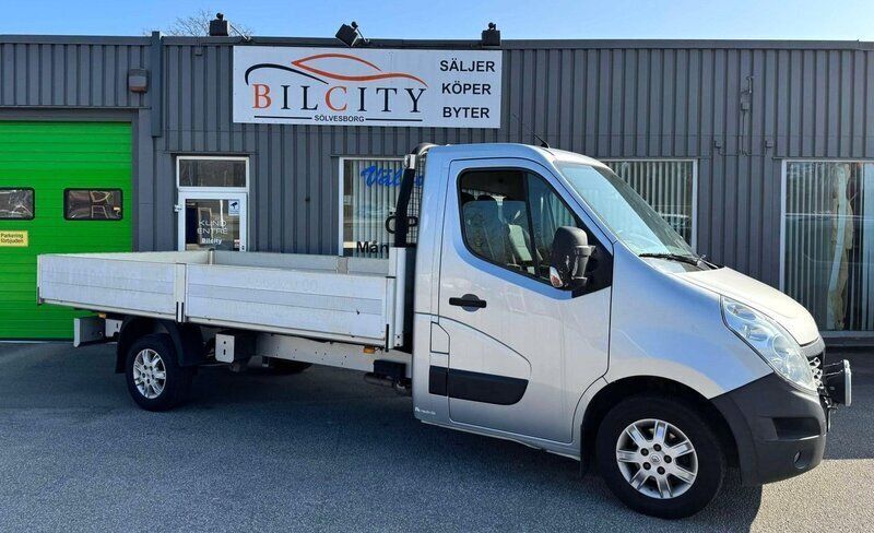 Silver Begagnad 2018 Renault Master Van | 179 900 kr (Marknadspris) - Bild 1/4