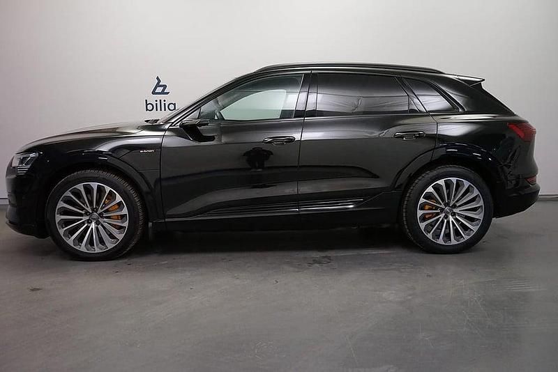 Begagnad Audi e-tron 303 kW (413 HK) 2019 Svart SUV