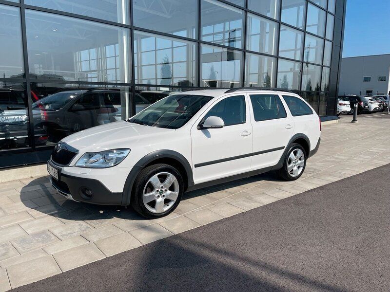 Begagnad 2011 Skoda Octavia Scout Kombi | 79 900 kr (Marknadspris) - Bild 1/4