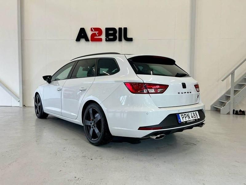 Begagnad Seat Leon ST CUPRA 280 HK (205 kW) 2015 Vit Kombi