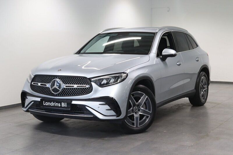 Silver Begagnad 2024 Mercedes GLC220 AMG line SUV | 679 000 kr - Bild 1/4