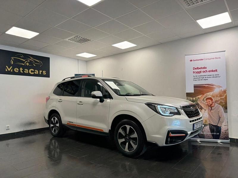 Vit Begagnad 2018 Subaru Forester SUV | 217 500 kr (Lite dyr) - Bild 1/4