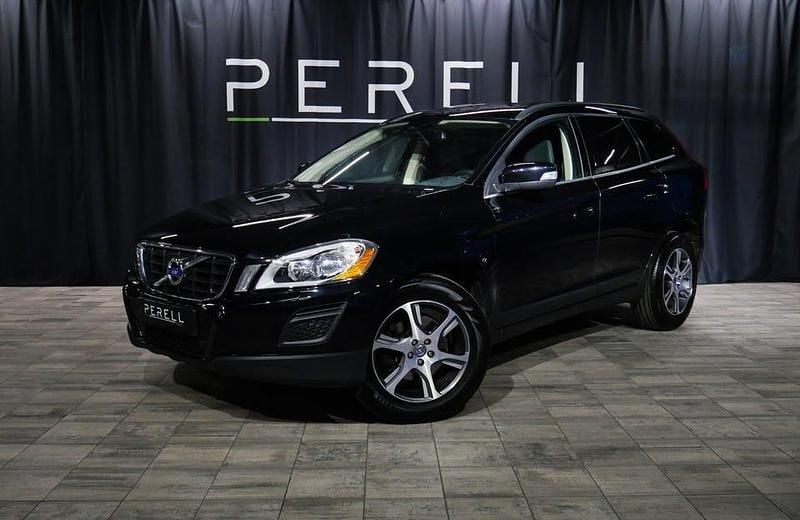 Begagnad Volvo XC60 Momentum 163 HK (119 kW) 2013 Svart SUV