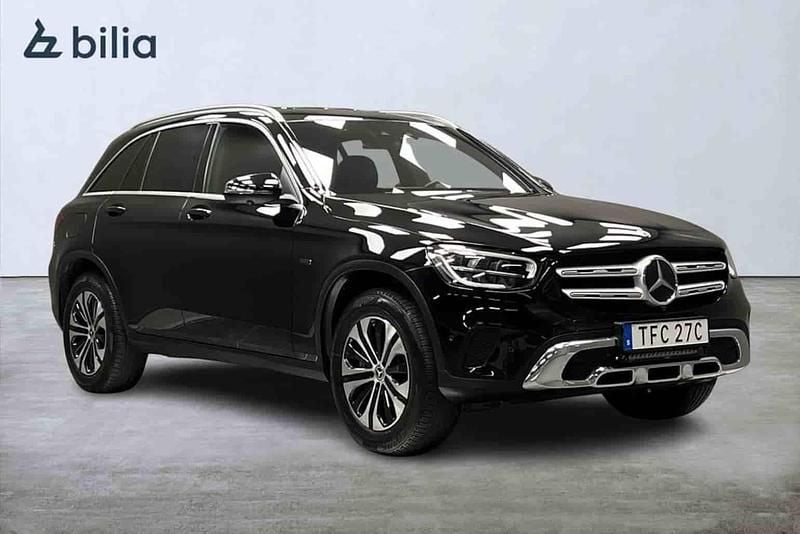 Svart Begagnad 2020 Mercedes GLC300e SUV | 399 000 kr (Bra pris) - Bild 1/1