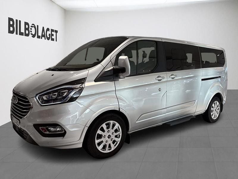Grå Begagnad 2024 Ford Tourneo Custom Titanium Van | 449 800 kr (Bra pris) - Bild 1/4