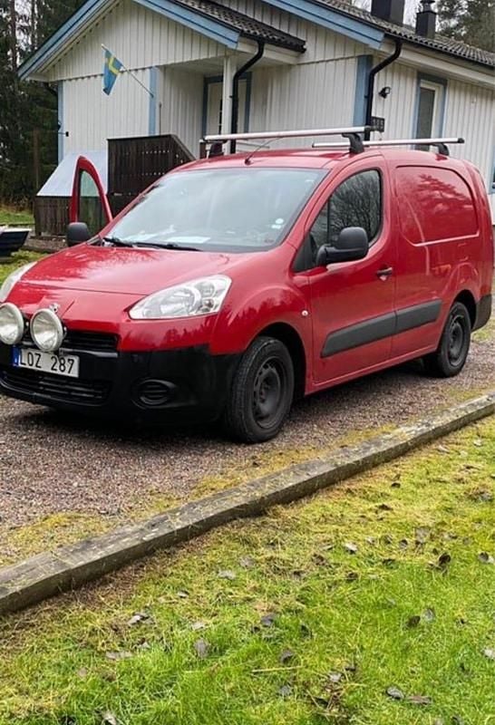 Begagnad 2013 Peugeot Partner Minibuss | 42 000 kr (Marknadspris) - Bild 1/2