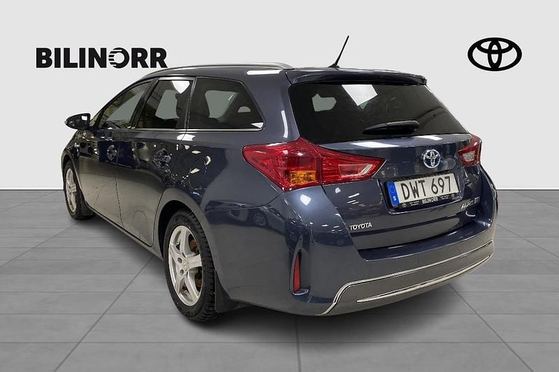 Begagnad Toyota Auris Touring Sports Edition 137 HK (100 kW) 2014 Blå Kombi