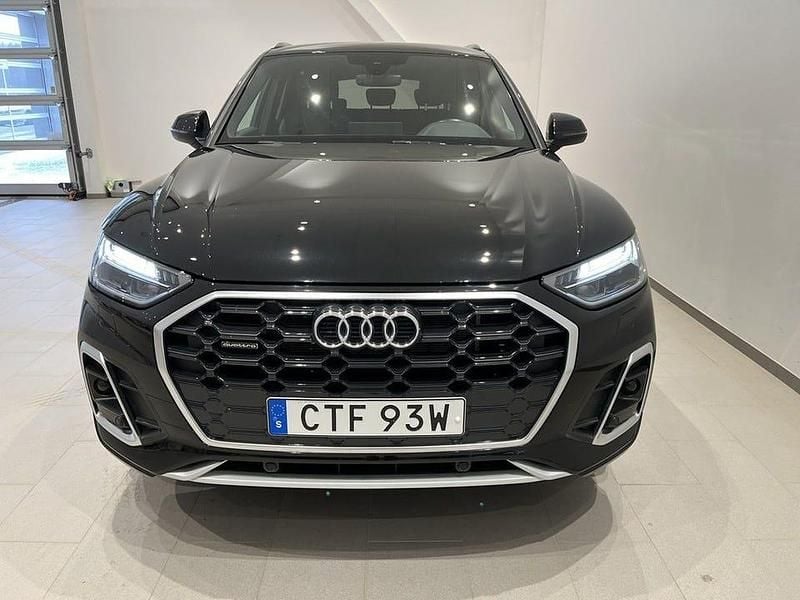 Begagnad Audi Q5 S-Line 265 HK (194 kW) 2023 Mytsvart metallic SUV