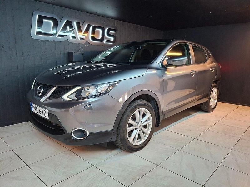 Grå Begagnad 2015 Nissan Qashqai SUV | 122 900 kr (Marknadspris) - Bild 1/4