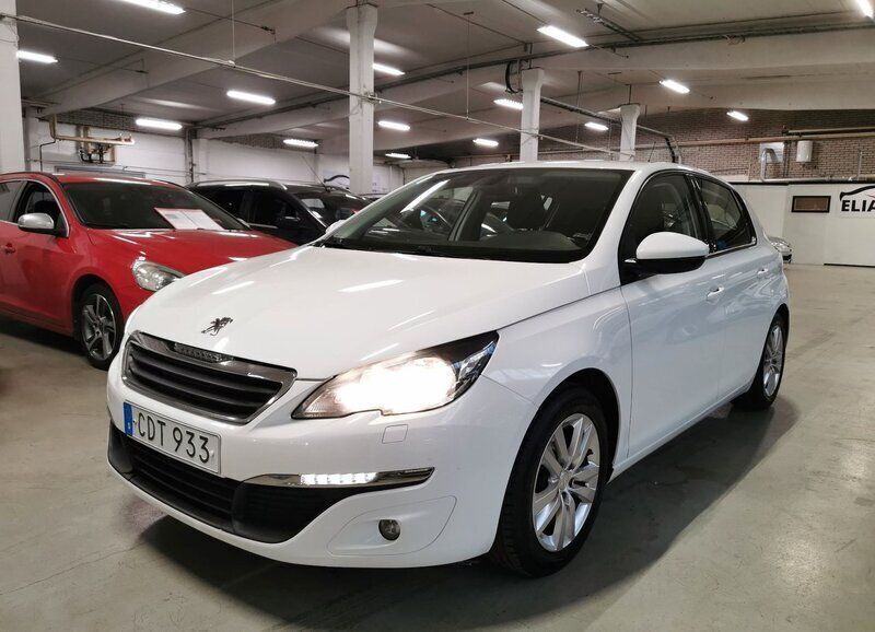 Vit Begagnad 2016 Peugeot 308 Active Halvkombi | 89 900 kr (Marknadspris) - Bild 1/4