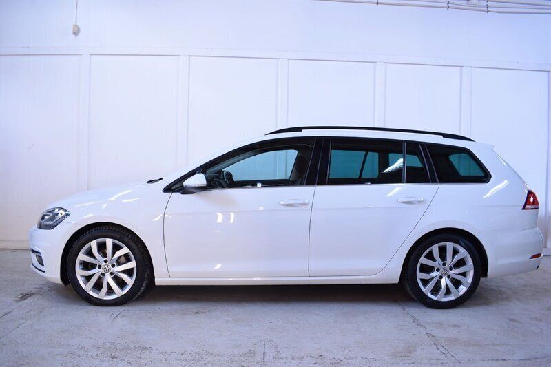 Vit Begagnad 2017 VW Golf VII GT Kombi | 179 900 kr (Marknadspris) - Bild 1/4