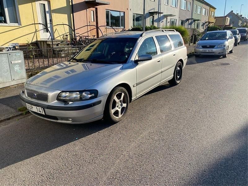Grå Begagnad 2004 Volvo V70 Business Edition Kombi | 16 500 kr (Bra pris) - Bild 1/4