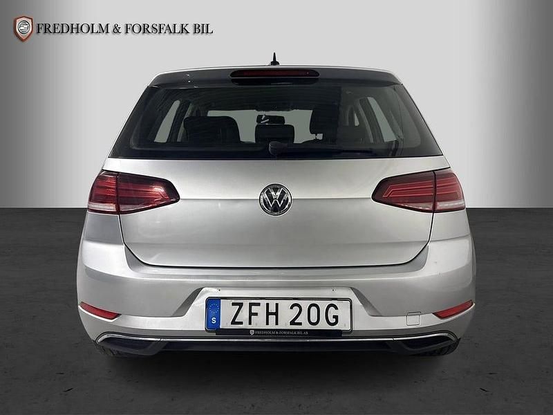 Begagnad VW Golf VII 116 HK (85 kW) 2018 Silver Halvkombi