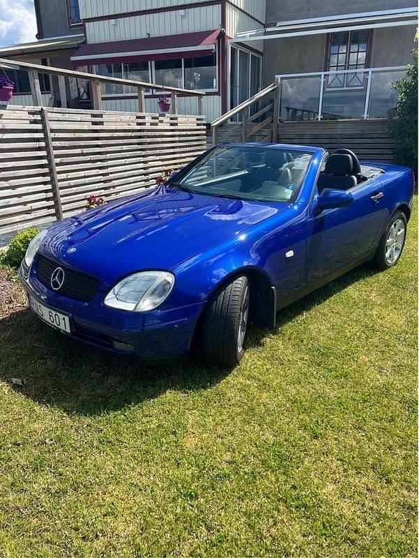 Blå Begagnad 2000 Mercedes SLK230 Cab | 67 500 kr (Bra pris) - Bild 1/4