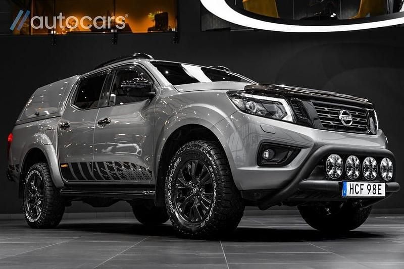 Grå Begagnad 2019 Nissan Navara N-Guard Pickup | 348 750 kr (Dyr) - Bild 1/4