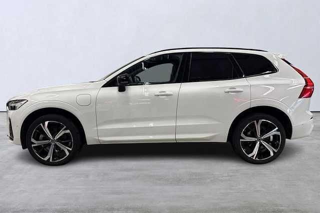 Begagnad Volvo XC60 R-Design 398 HK (292 kW) 2021 Vit SUV