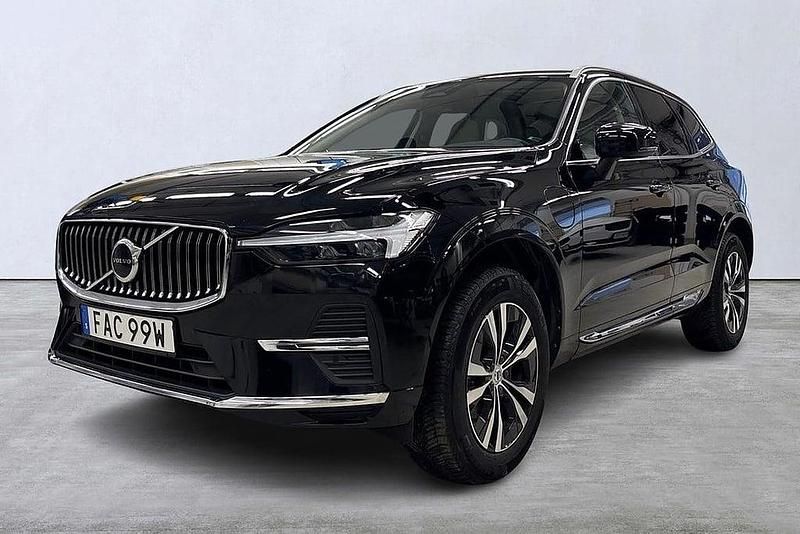 Svart Begagnad 2022 Volvo XC60 Core SUV | 379 000 kr (Superpris) - Bild 1/4