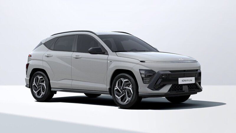 Ultimate red metallic Ny 2025 Hyundai Kona N Line SUV | 372 395 kr (Marknadspris) - Bild 1/4