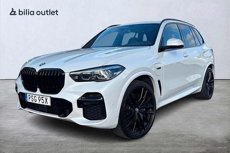 Vit Begagnad 2022 BMW X5 M Sport SUV | 559 900 kr (Superpris) - Bild 1/4