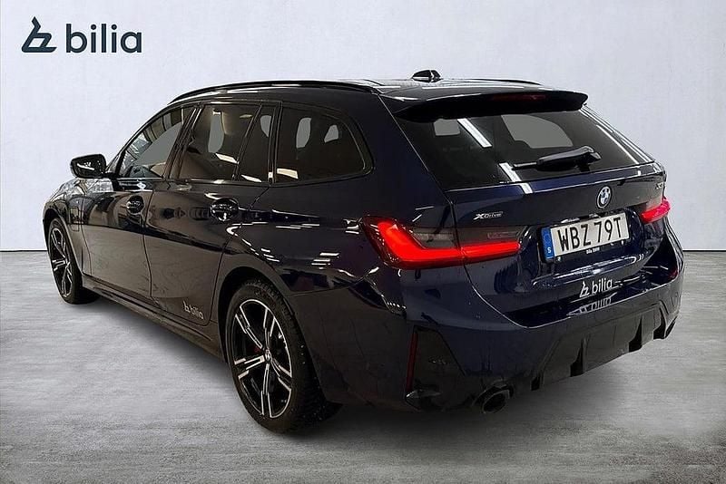 Begagnad BMW 330e M Sport 293 HK (215 kW) 2025 Blå Kombi